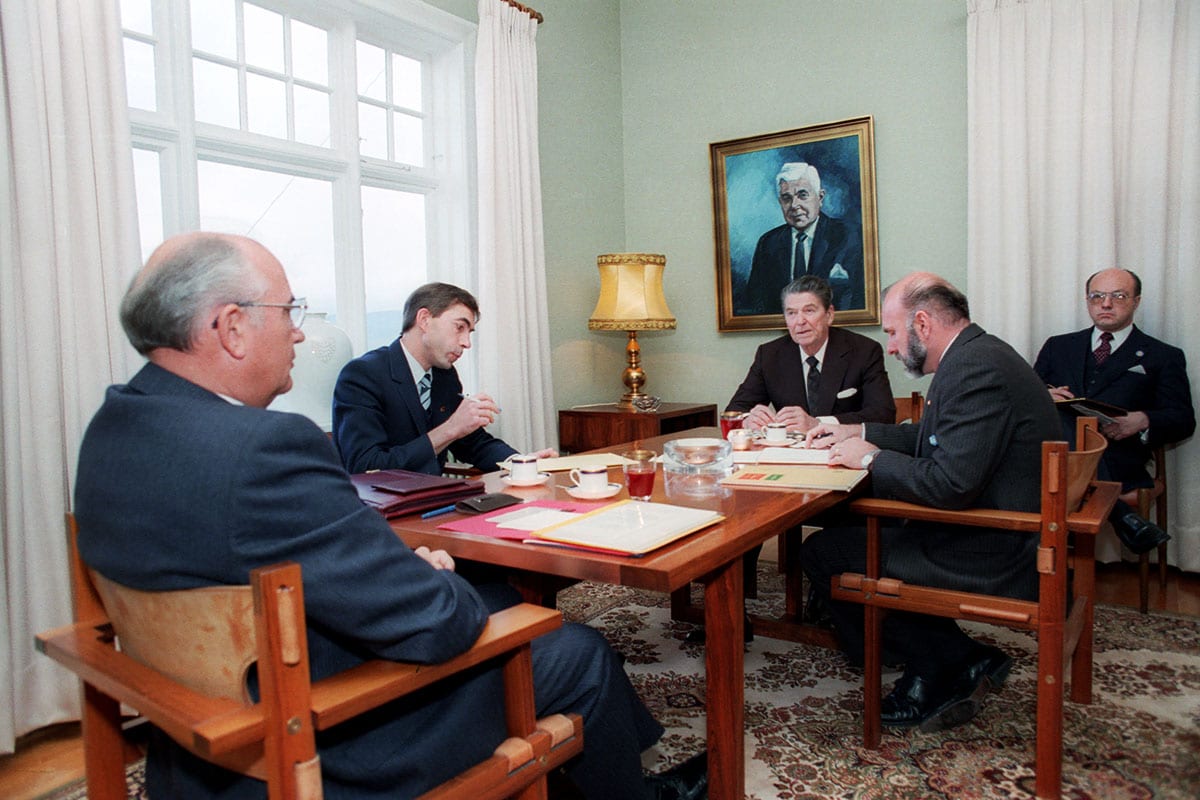 Ronald Reagan och Mikhail Gorbatjov i Reykjavik