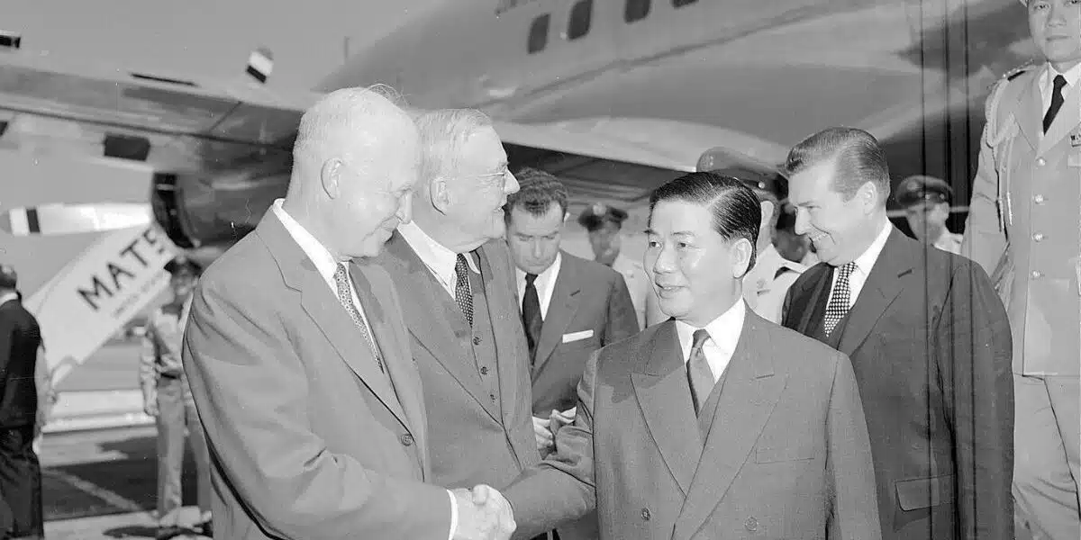 USA ger sig in i Vietnamkriget