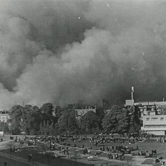 Historiska flygbombräder